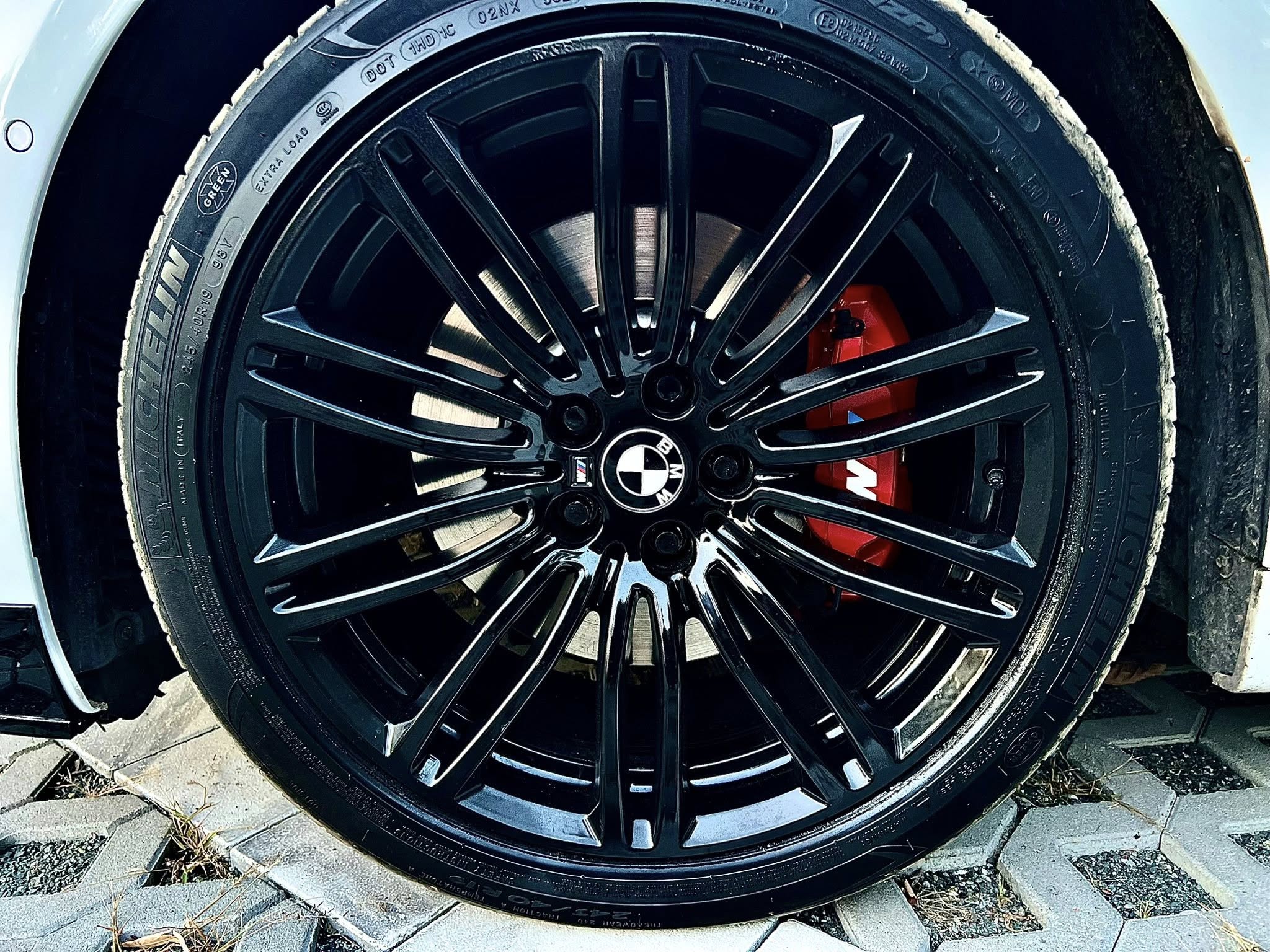 BMW 540i  - Бензин
