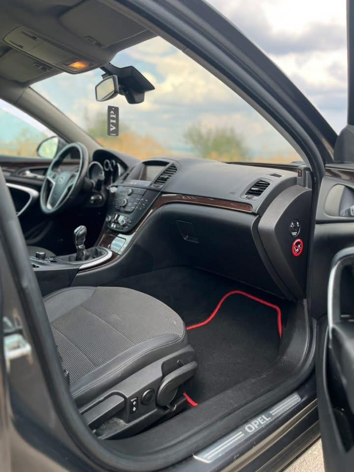 OPEL INSIGNIA 2. 0 CDTI